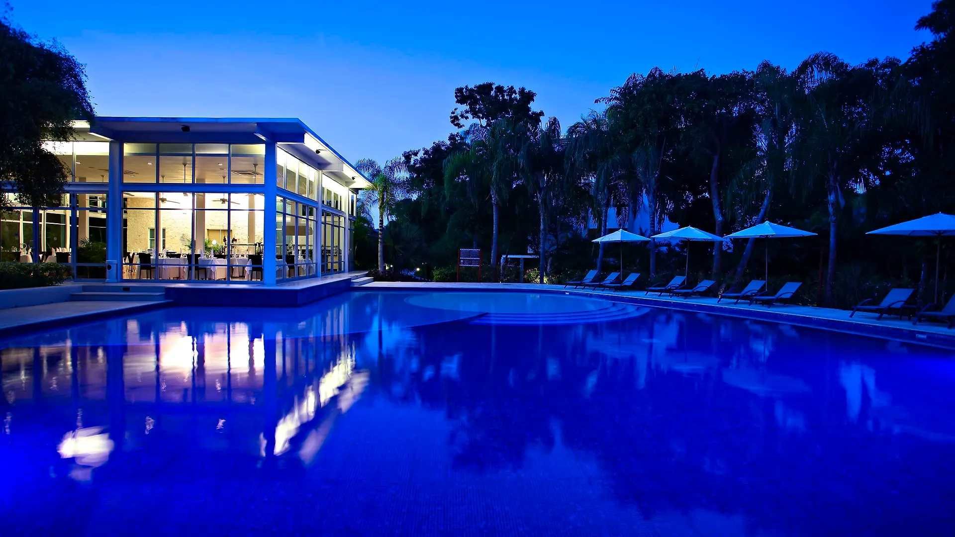 Resort Bahia Principe Luxury Akumal (Adults Only) Hotel